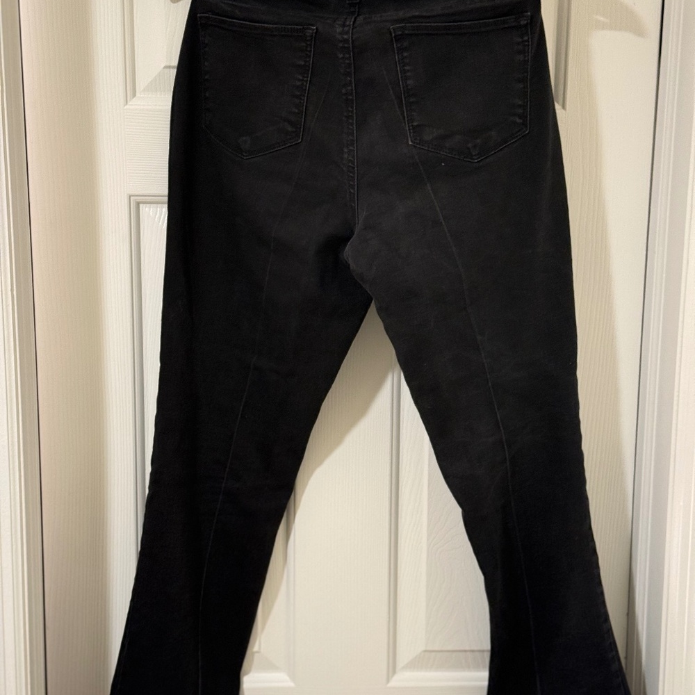 Style & Co. Black Fade Wash Curvy Boot Leg Jeans!! Size 8 Short